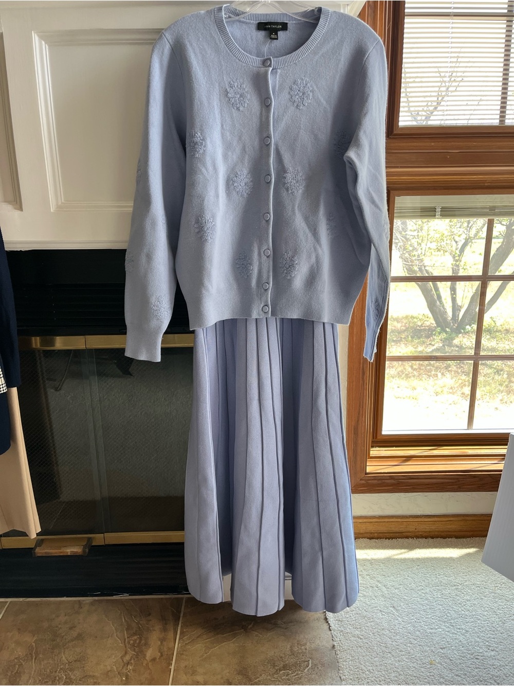 Ann Taylor Floral Jacquard Button Down Ann Cardigan in Blue Hydrangea — NWT - Picture 13 of 14